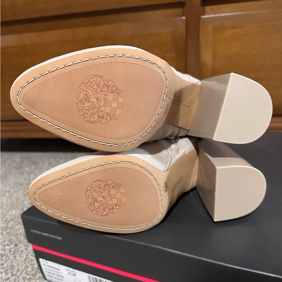 NEW VINCE CAMUTO ENVERNA BOOTIE - Picture 4 of 6